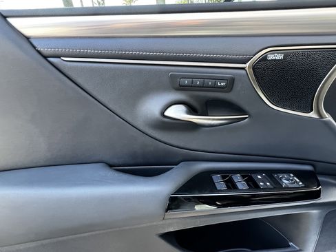 Used 2022 Lexus ES 350 F Sport w/ Accessory Package 2 image 13