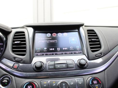 Used 2018 Chevrolet Impala LT FWD image 17