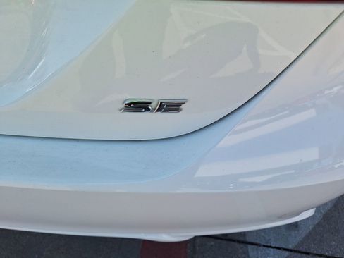 Used 2024 Toyota Camry SE image 12