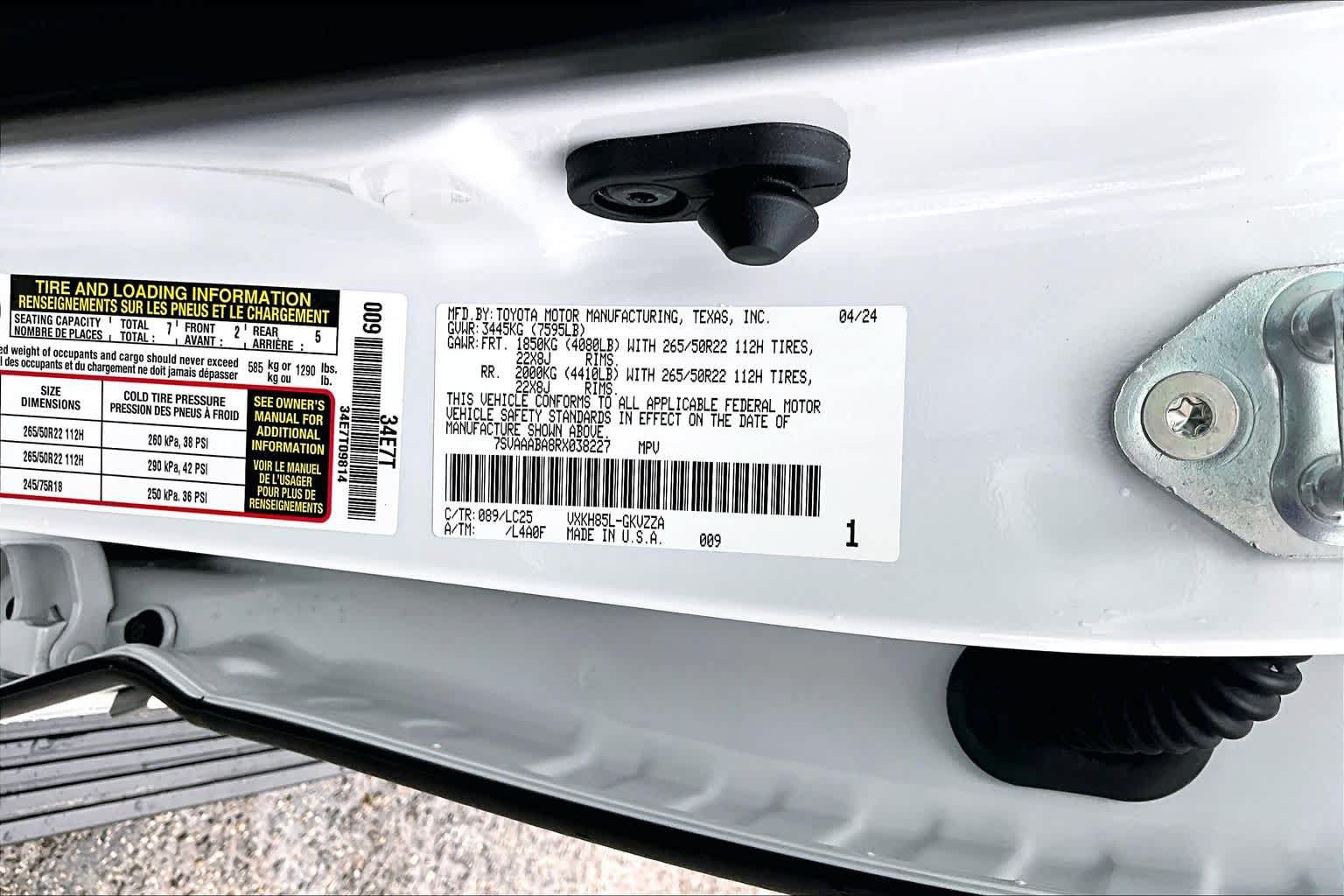 Used 2024 Toyota Sequoia Capstone AWD/4WD image 36
