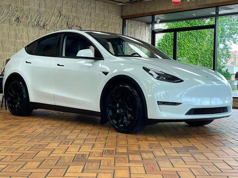 Used 2023 Tesla Model Y Long Range AWD/4WD image 8