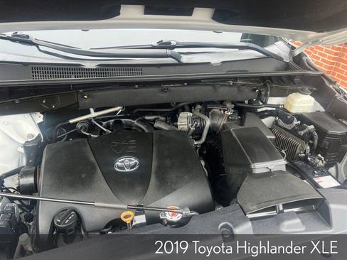 Used 2019 Toyota Highlander XLE image 39