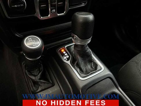 Used 2021 Jeep Gladiator Sport image 32