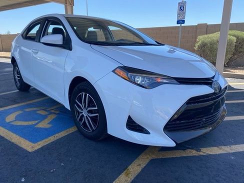 Used 2017 Toyota Corolla L w/ Carpet Mat Package (TMS) FWD image 4