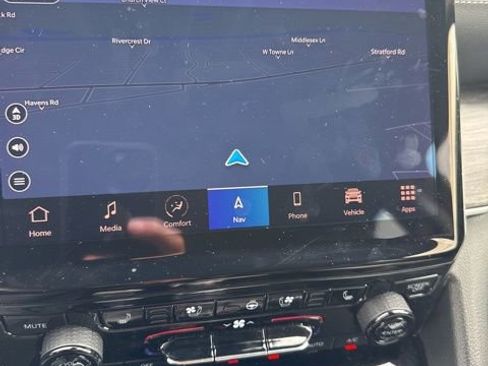 Used 2023 Jeep Grand Cherokee Limited w/ Luxury Tech Group II image 8