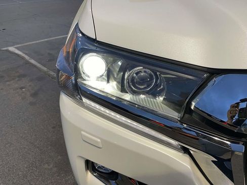 Used 2020 Toyota Land Cruiser Heritage Edition image 17