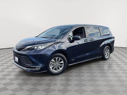 Used 2021 Toyota Sienna XLE