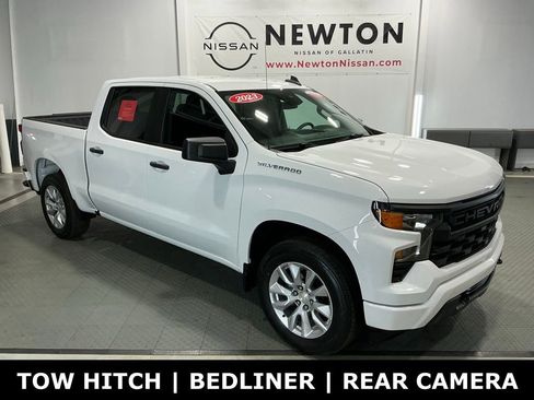 Used 2023 Chevrolet Silverado 1500 Custom image 1