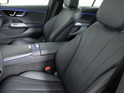 Used 2025 Mercedes-Benz E 350 4MATIC Sedan image 36