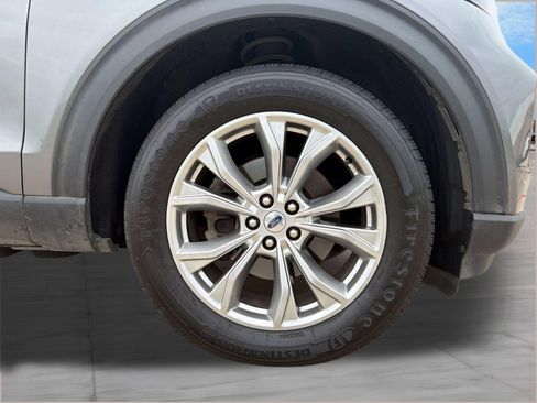 Used 2021 Ford Explorer Limited w/ Equipment Group 301A AWD/4WD image 12