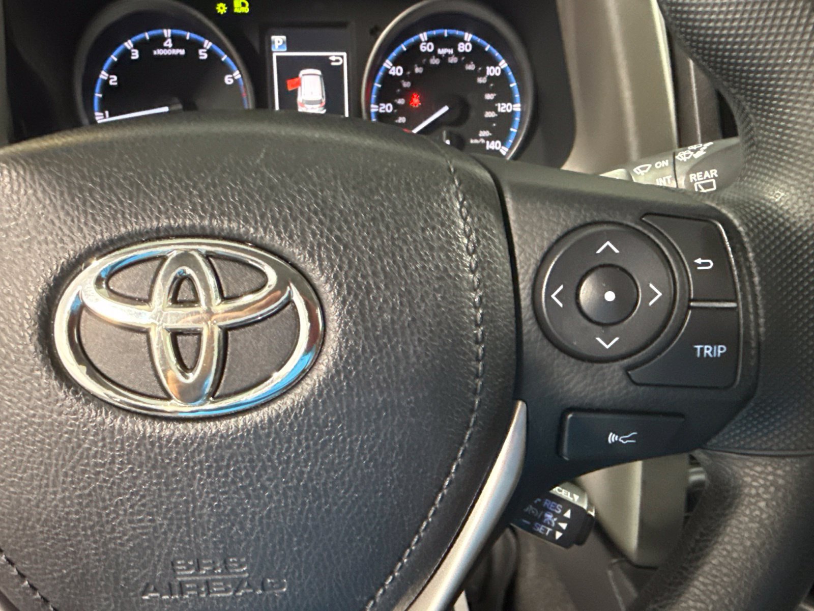 Used 2017 Toyota RAV4 LE AWD/4WD image 33