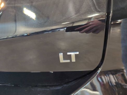 Used 2023 Chevrolet Equinox LT image 30