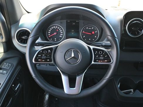 Used 2022 Mercedes-Benz Sprinter 2500 image 10