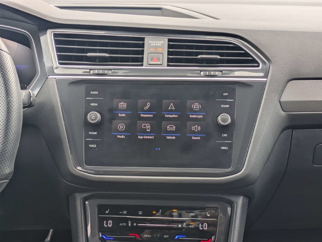 Certified 2024 Volkswagen Tiguan SE R-Line FWD image 20