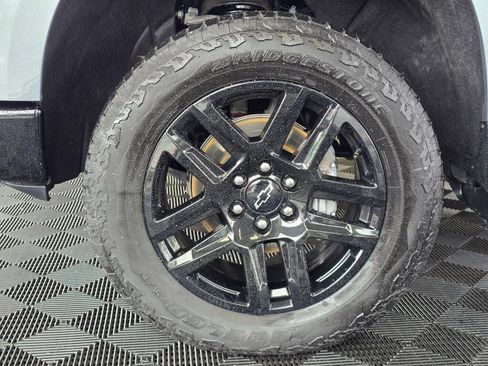 Used 2025 Chevrolet Silverado 1500 LT Trail Boss w/ Convenience Package II AWD/4WD image 14