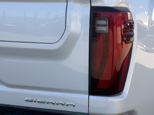 Used 2025 GMC Sierra 2500 Denali w/ Denali Reserve Package AWD/4WD image 6