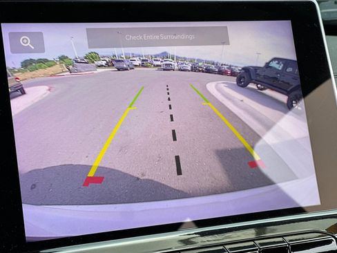 Used 2024 Jeep Compass Latitude image 23