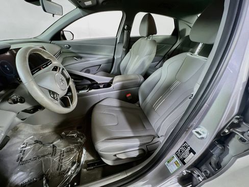 Used 2023 Hyundai Elantra SEL w/ Convenience Package FWD image 21