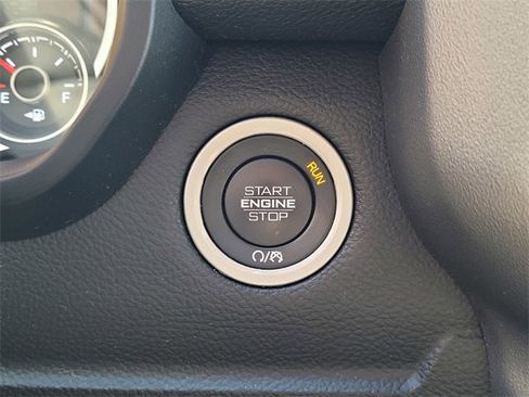 Used 2024 RAM 1500 Laramie image 17