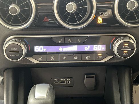 Used 2022 Nissan Sentra SR w/ SR Premium Package FWD image 26