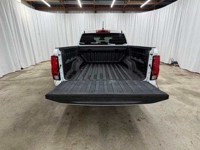Used 2024 Chevrolet Colorado LT AWD/4WD image 17