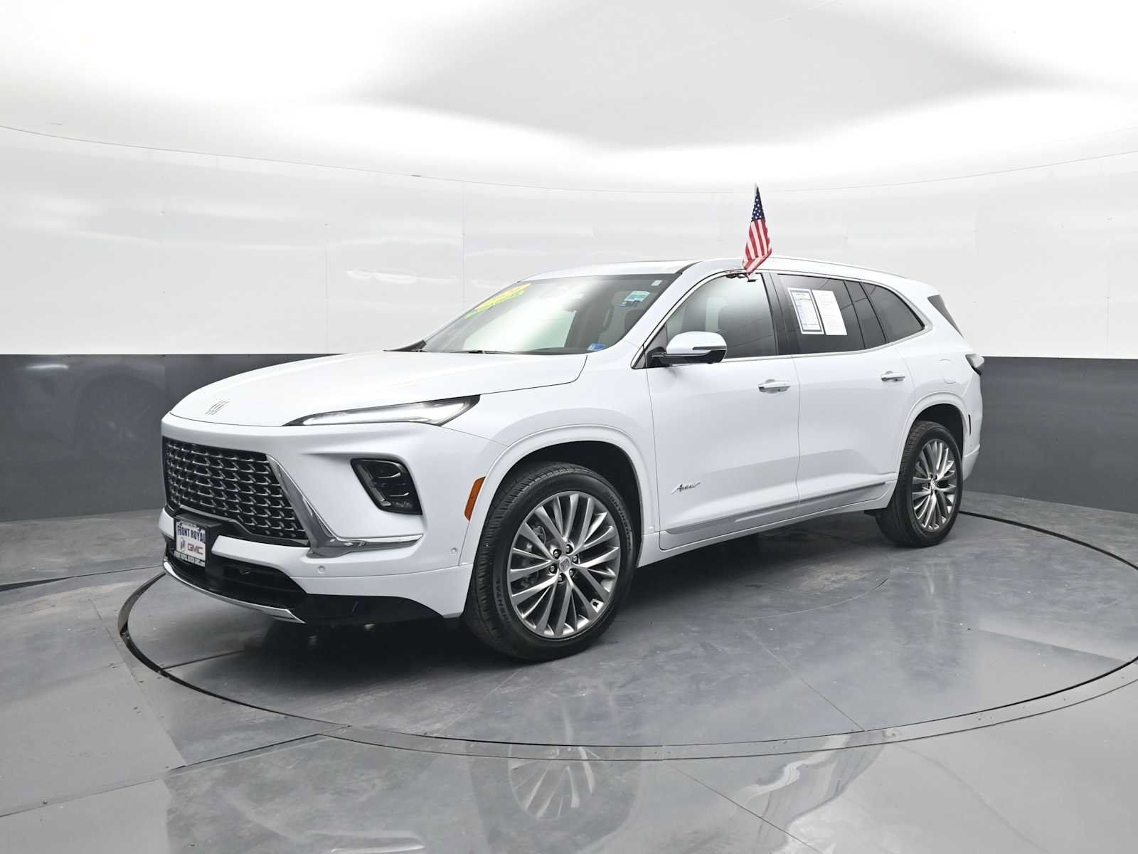 Used 2026 Buick Enclave Avenir w/ Super Cruise Package AWD/4WD image 4