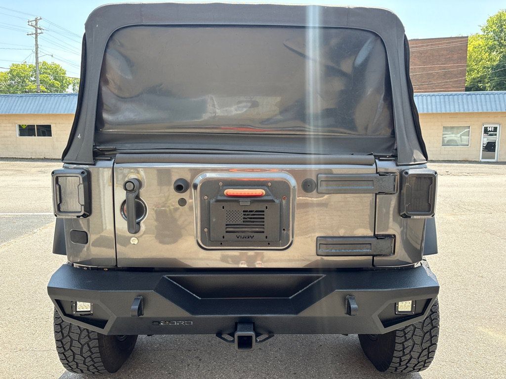 Used 2016 Jeep Wrangler Unlimited Sahara w/ Connectivity Group AWD/4WD image 5