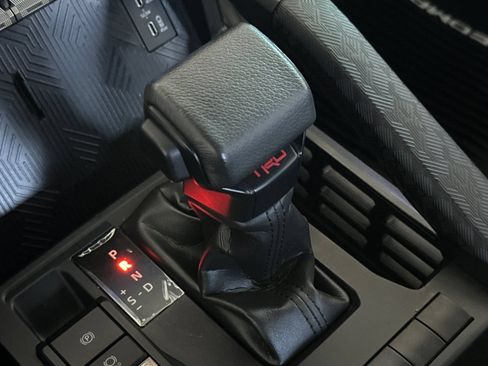 Used 2025 Toyota Tacoma TRD Sport AWD/4WD image 22