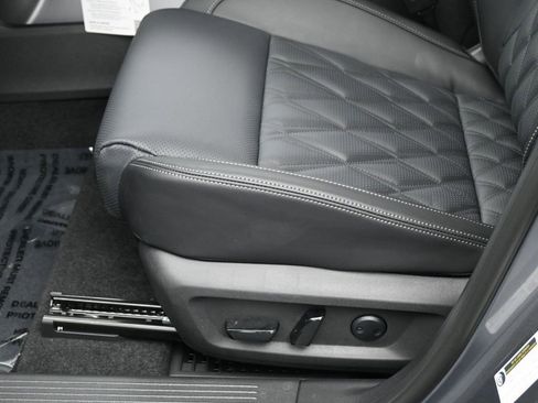 New 2026 Nissan Rogue Platinum w/ Tech Package image 18