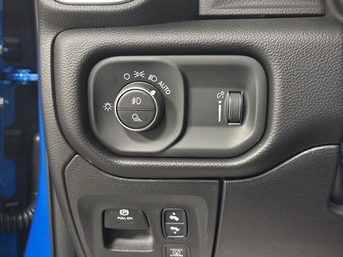 New 2026 RAM 1500 4x4 Crew Cab image 11