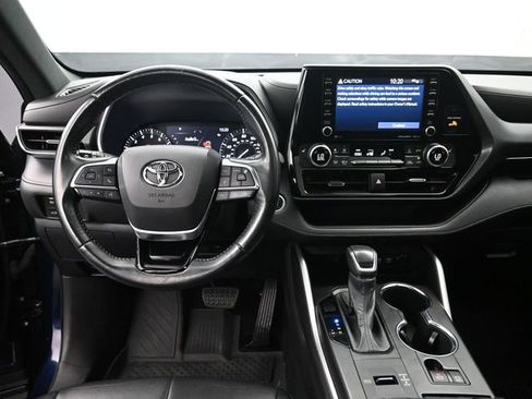 Used 2021 Toyota Highlander XSE FWD image 11