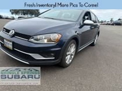 Used 2017 Volkswagen Golf Alltrack AWD/4WD image 2
