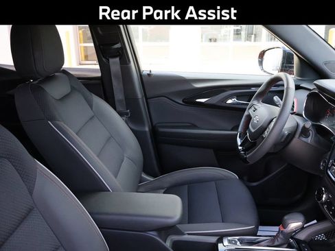 Used 2023 Chevrolet TrailBlazer RS w/ Convenience Package FWD image 11