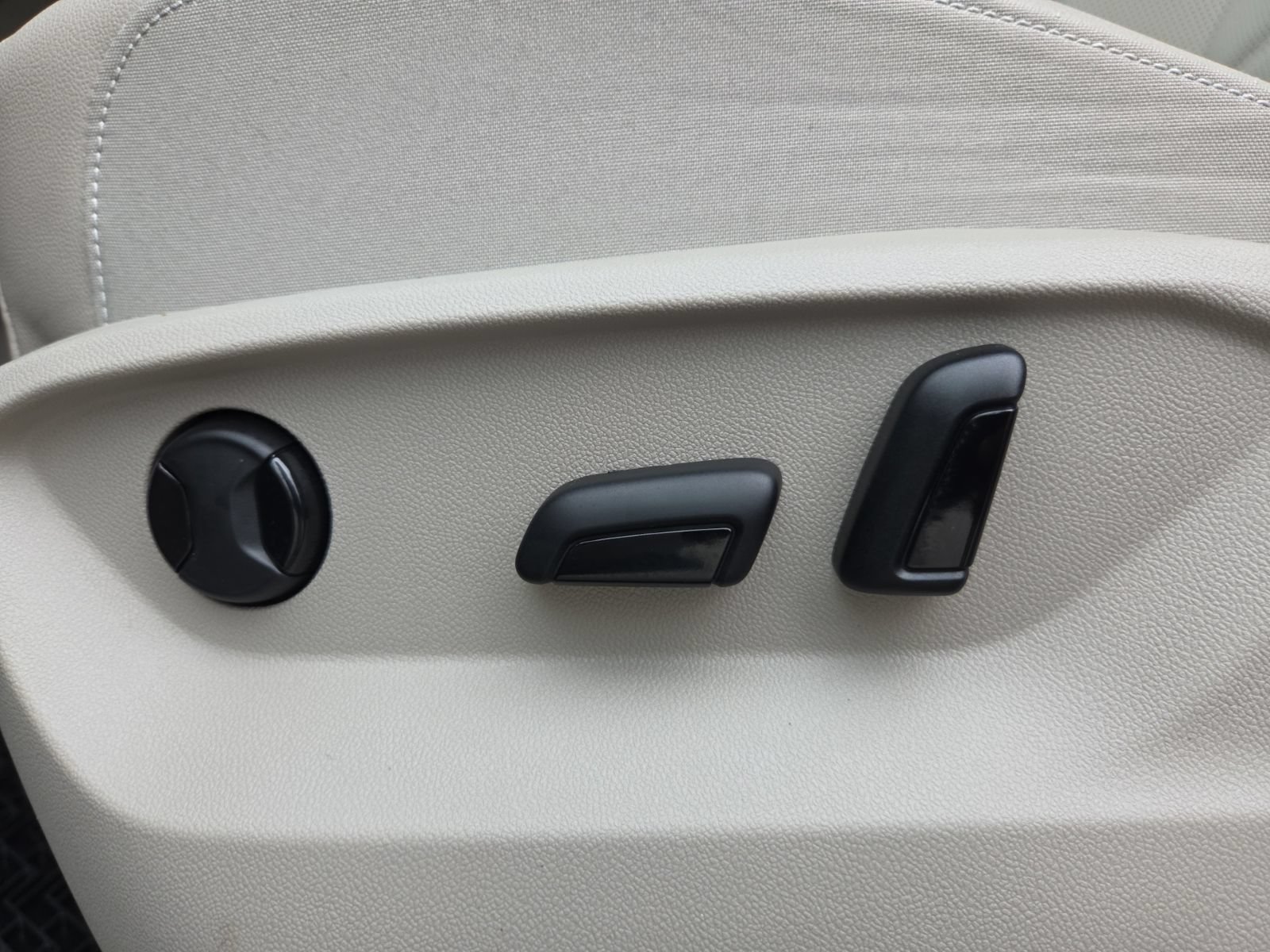 Certified 2026 Volkswagen Atlas SE AWD/4WD image 19