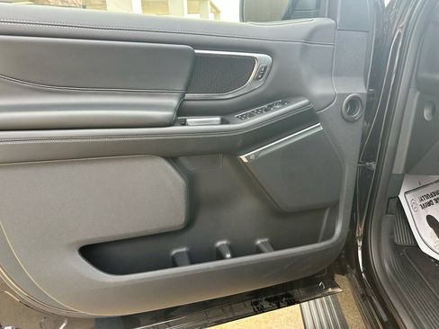 New 2025 Ford Expedition Platinum w/ Stealth Performance Package AWD/4WD image 10