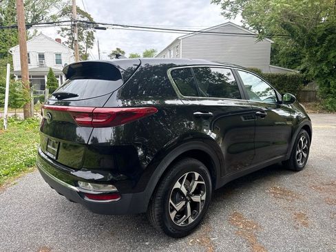 Used 2022 Kia Sportage LX AWD/4WD image 9