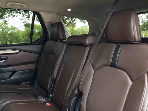 Used 2025 Honda Pilot Elite image 18