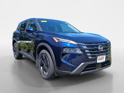 Used 2026 Nissan Rogue SV AWD/4WD image 1