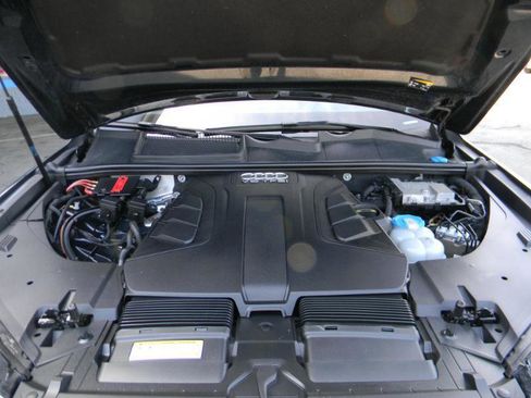 Used 2017 Audi Q7 3.0T Prestige AWD/4WD image 25