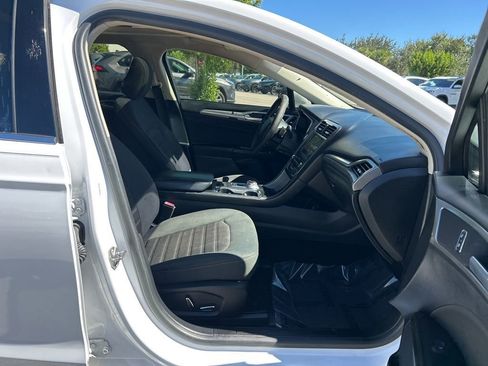 Used 2020 Ford Fusion SE image 32