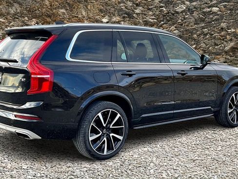 Used 2021 Volvo XC90 T6 Momentum w/ Protection Package Premier image 2