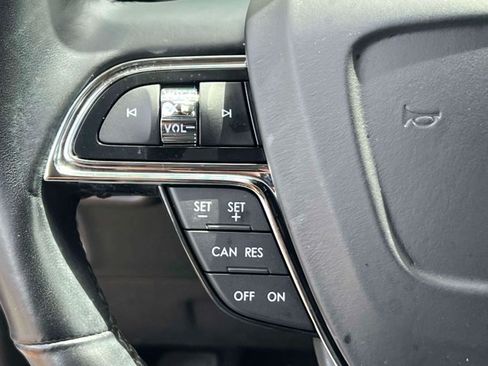 Used 2023 Lincoln Nautilus Reserve AWD/4WD image 27