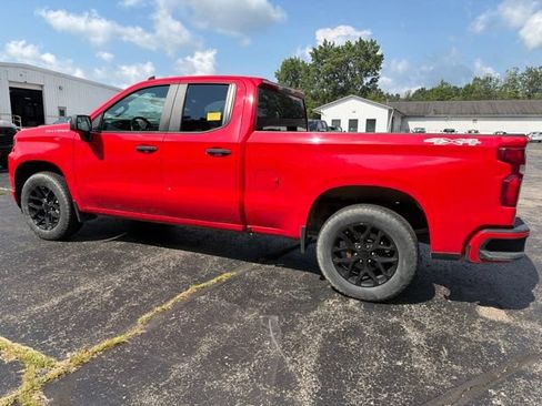 Used 2020 Chevrolet Silverado 1500 Custom w/ Custom Value Package AWD/4WD image 5