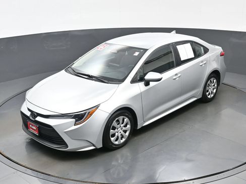 Used 2025 Toyota Corolla LE FWD image 34