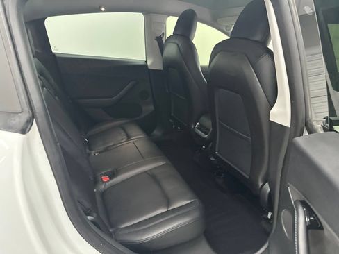 Used 2020 Tesla Model Y Long Range AWD/4WD image 18
