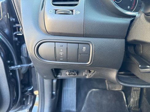 Used 2017 Kia Forte LX w/ LX Popular Package image 23