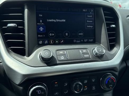 Certified 2023 GMC Acadia SLT w/ Technology Package AWD/4WD image 9