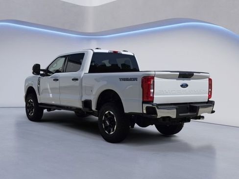New 2026 Ford F350 4x4 Crew Cab Super Duty image 4