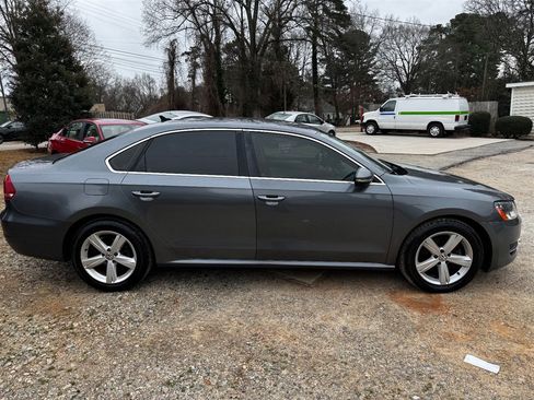Used 2012 Volkswagen Passat 2.5 SE FWD image 4