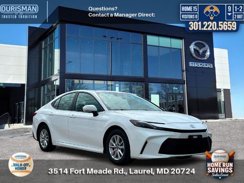 Used 2025 Toyota Camry LE image 1